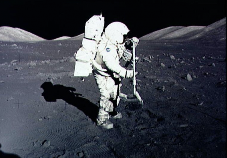 Chinese lunar lander discovers water on the moon