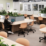 How to Choose the Right Commercial Office Desk for Your Needs