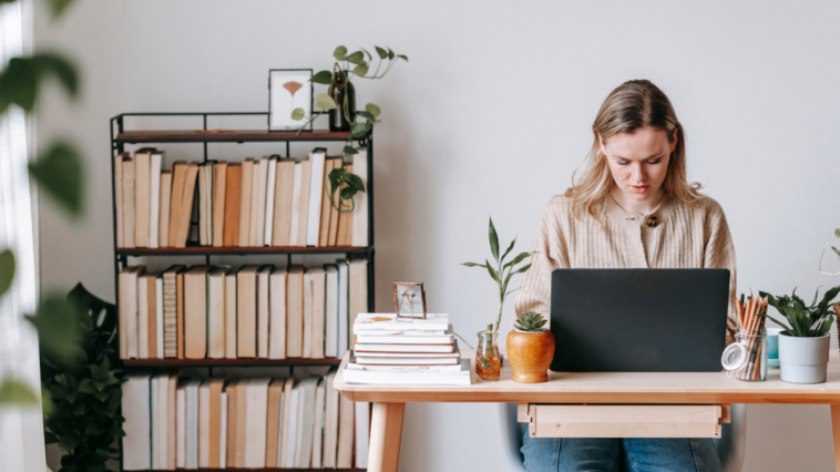 Financial Success for Freelancers Why Separating Business and Personal Finances is Important